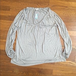 NWT! Gray Old Navy long-Sleeve v-neck Top Large